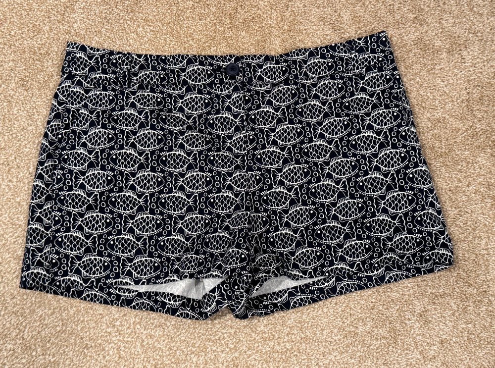 Womens Size 14P 14 Petite Crown & Ivy Chino Shorts Navy Blue & White Fish Print
